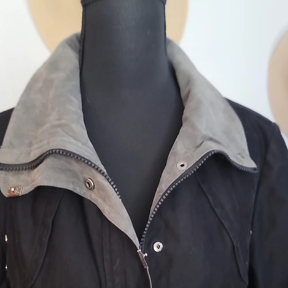 Jones New York Black Trench Coat with Belt - Picture 3 of 14